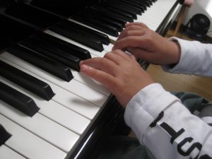 ピアノ音階の指くぐり